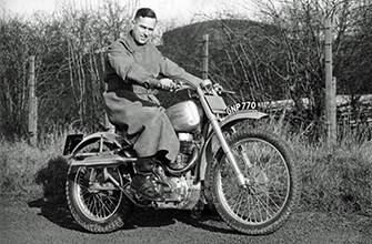 1948, March, GNP 770 350cc Bullet prototype with Charlie Rogers.