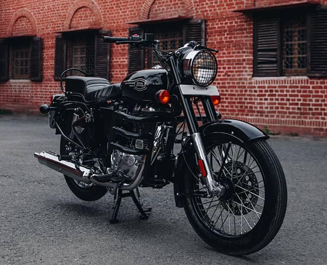 https://www.royalenfield.com/content/dam/royal-enfield/india/accessories/choose-motorcycle/new/bullet-350.jpg
