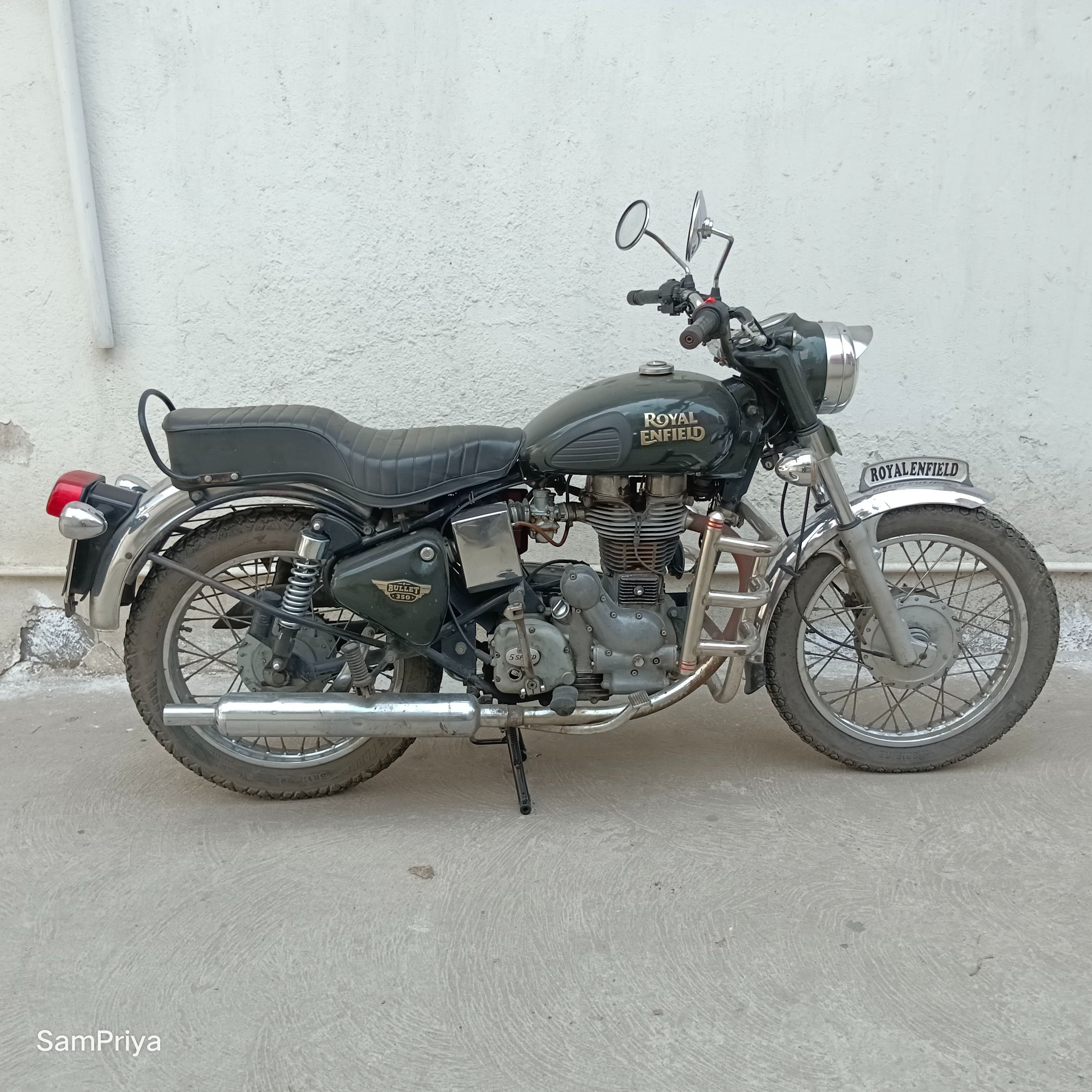 https://www.royalenfield.com/node/assets/vintage/uploadVdmpImage/SELL1699344886646/MC-Right-Image-1700807046258.jpg